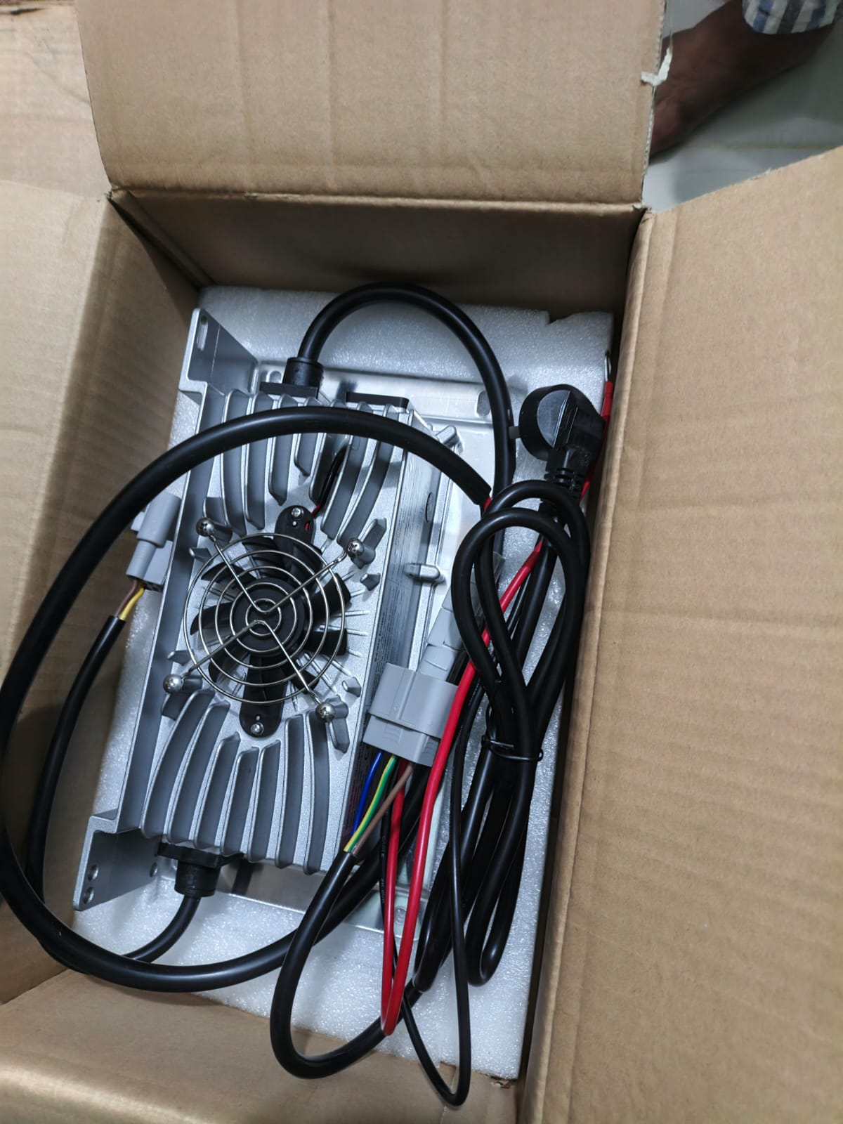 Industrial Onboard Waterproof Intelligent Battery Charger (1.5kW)